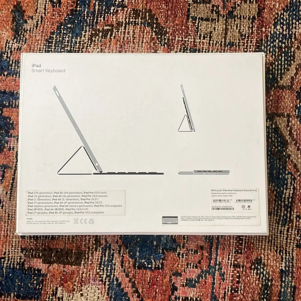 •| Apple IPad smart keyboard